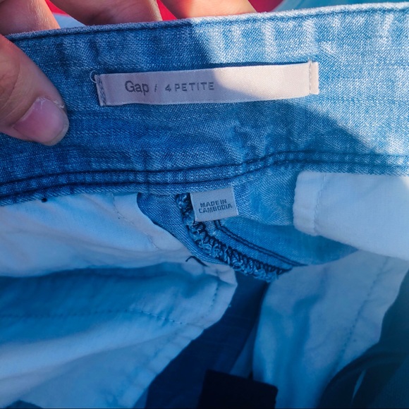 Mid-Rise Gap Jeans Size 4 Petite - Picture 5 of 8